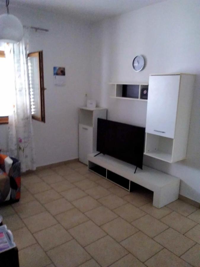 House " Bond " Villa Tisno Bagian luar foto