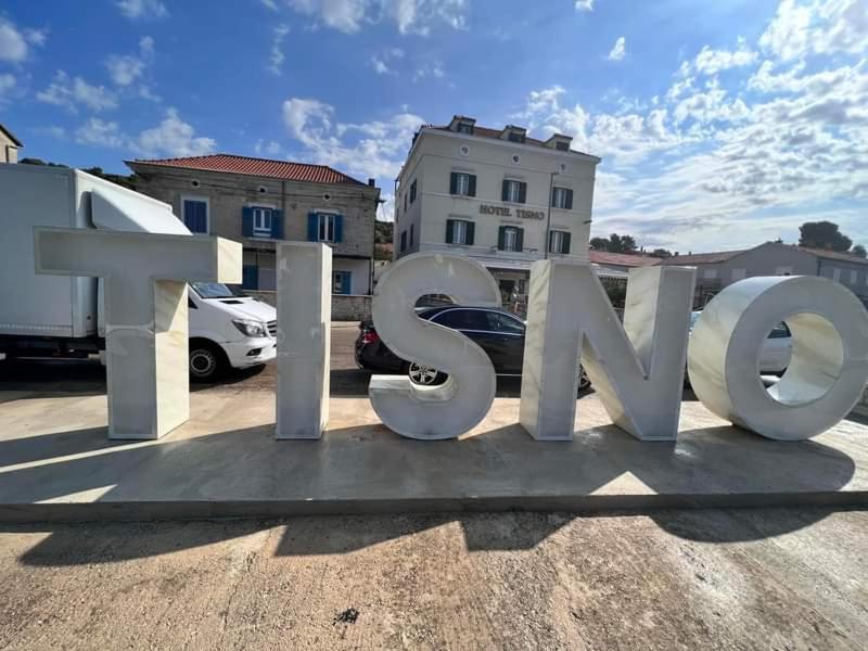 House " Bond " Villa Tisno Bagian luar foto