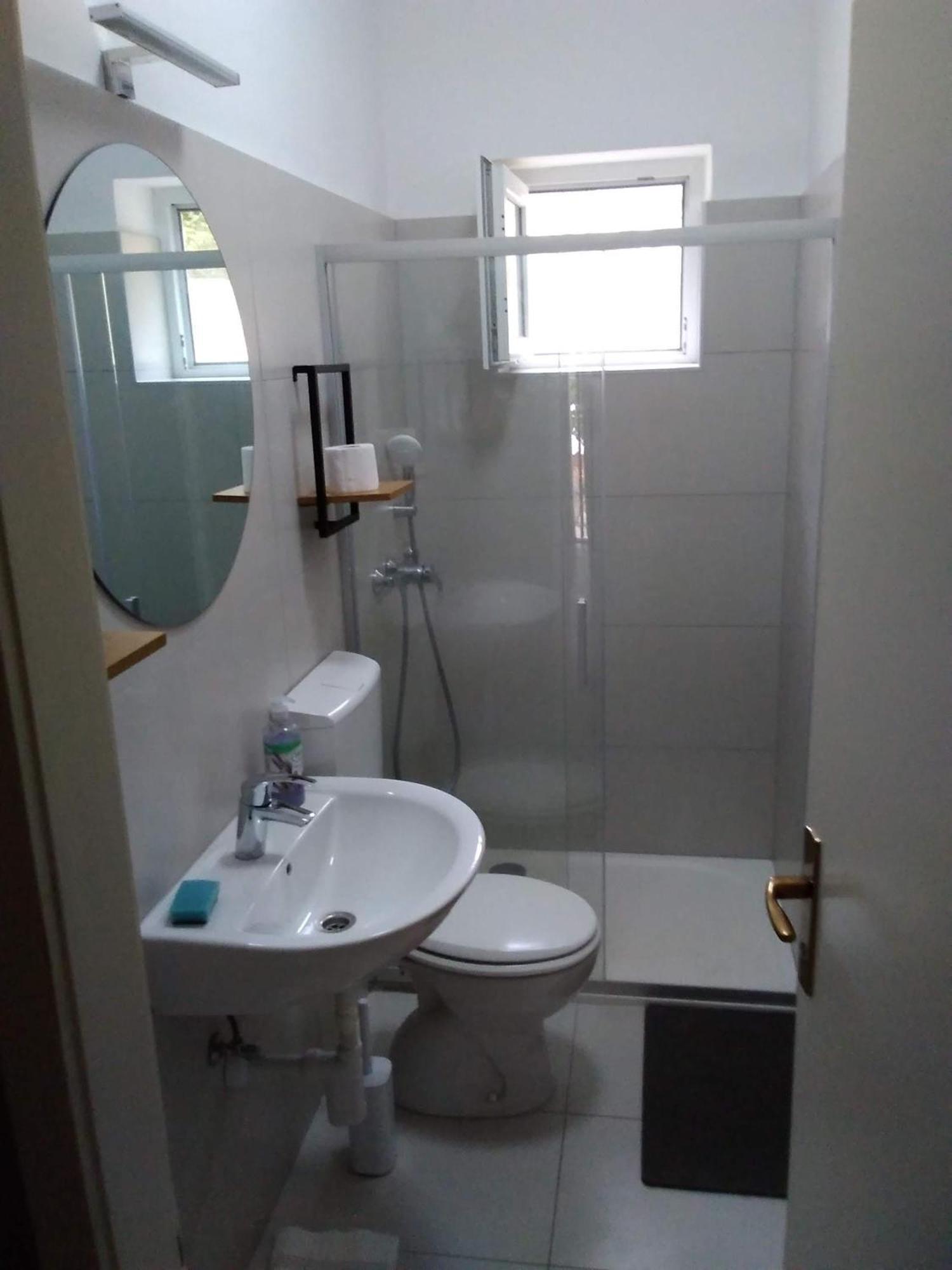 House " Bond " Villa Tisno Bagian luar foto